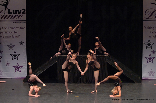 Luv2Dance002