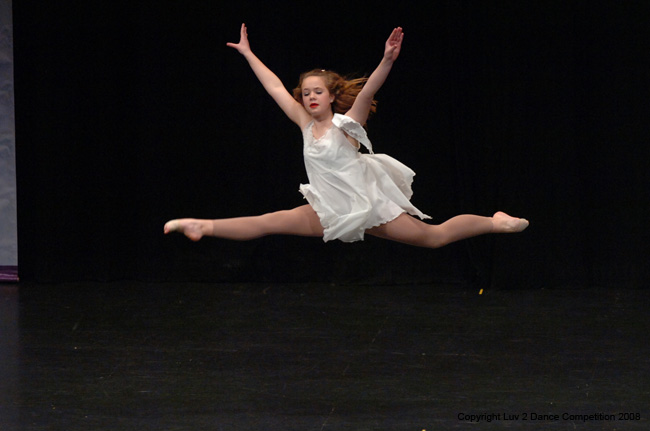 Luv2Dance050