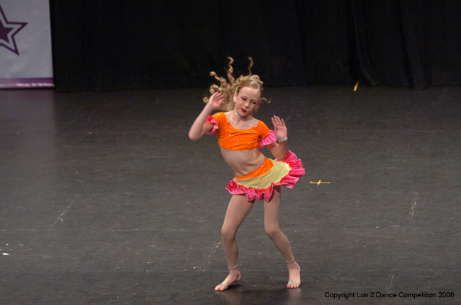 Luv2Dance083