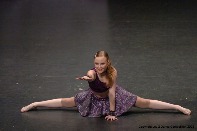 Luv2Dance084