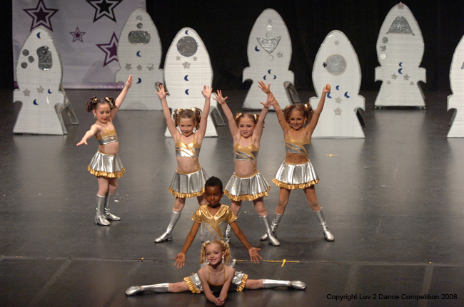 Luv2Dance100